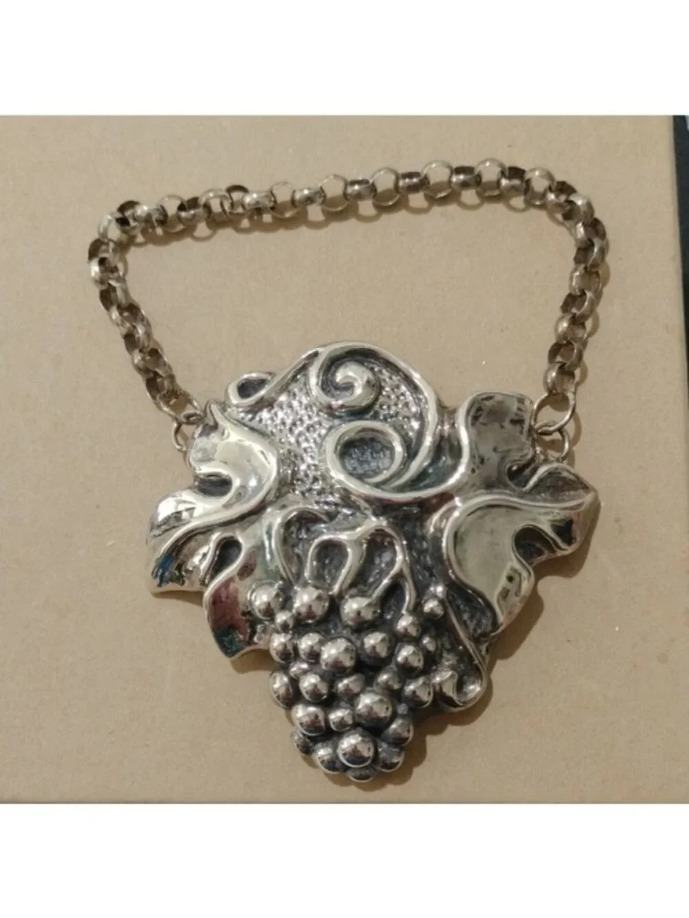 Caspi Judaica Sterling Silver Grape Cluster Wine Decanter Bottle Tag Label